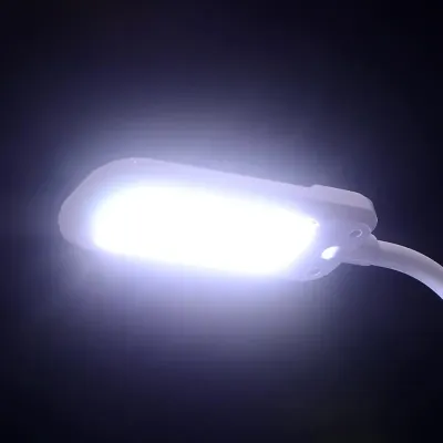 Настольная лампа LED в современном стиле Brille 6W SL-64 Серебристый Настольная лампа LED в современном стиле Brille 6W SL-64 Серебристый