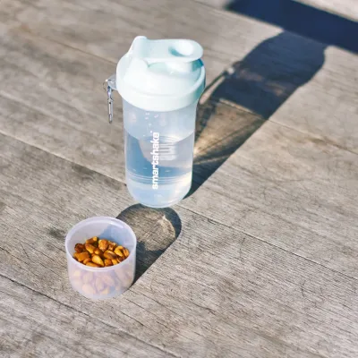 Шейкер спортивний Smartshake Slim 500ml Pure White Шейкер спортивний Smartshake Slim 500ml Pure White
