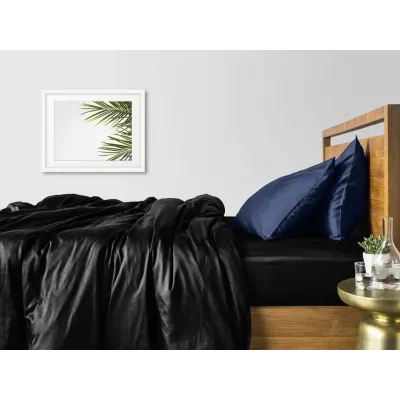 Півтораспальний комплект COSAS BLACK SATIN CS11 160х220 см Синій/Чорний Півтораспальний комплект COSAS BLACK SATIN CS11 160х220 см Синій/Чорний