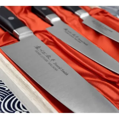 Набор из 3-х кухонных ножей в подарочной коробке Satake Satoru (HG8364) Набор из 3-х кухонных ножей в подарочной коробке Satake Satoru (HG8364)