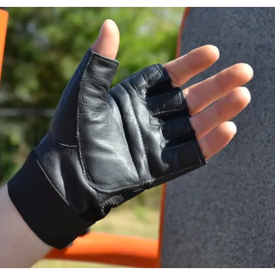 Перчатки для фитнеса MadMax MFG-248 Clasic Exclusive M Black