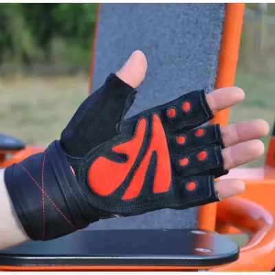Перчатки для фитнеса MadMax MFG-568 Extreme 2nd edition XXL Black/Red Перчатки для фитнеса MadMax MFG-568 Extreme 2nd edition XXL Black/Red
