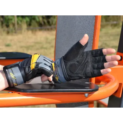 Перчатки для фитнеса MadMax MFG-880 Signature M Black/Grey/Yellow