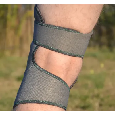Наколінник MadMax MFA-295 Zahoprene Universal Knee Support 1 шт Dark Grey/Green Наколінник MadMax MFA-295 Zahoprene Universal Knee Support 1 шт Dark Grey/Green