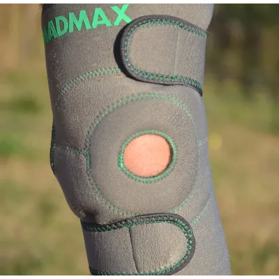 Наколінник MadMax MFA-295 Zahoprene Universal Knee Support 1 шт Dark Grey/Green Наколінник MadMax MFA-295 Zahoprene Universal Knee Support 1 шт Dark Grey/Green
