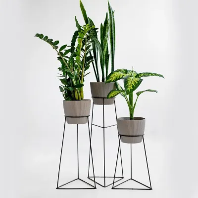 Комплект металевих підставок для квітів та вазонів Adore Décor Скандинавські 3 шт Чорний Комплект металевих підставок для квітів та вазонів Adore Décor Скандинавські 3 шт Чорний
