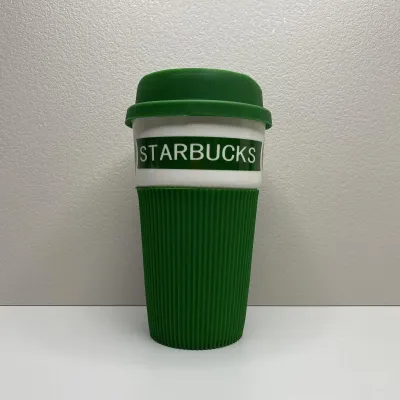 Стакан керамический с силиконовой крышкой UKC 400 мл Starbucks 9703 зеленый с белым Стакан керамический с силиконовой крышкой UKC 400 мл Starbucks 9703 зеленый с белым