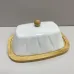 Масленка фарфоровая с подставкой 20,7х14,8х9 см BonaDi Grace 289-414 Масленка фарфоровая с подставкой 20,7х14,8х9 см BonaDi Grace 289-414