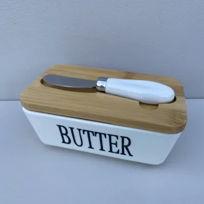 Маслянка фарфорова з ножем 15х8,6х6,4 см Butter Interos PJ03629