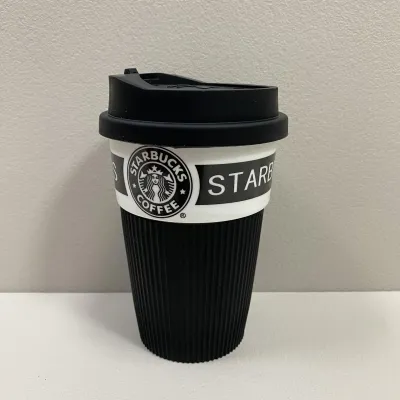 Стакан керамический с силиконовой крышкой UKC 360 мл Starbucks 9702 черный с белым Стакан керамический с силиконовой крышкой UKC 360 мл Starbucks 9702 черный с белым
