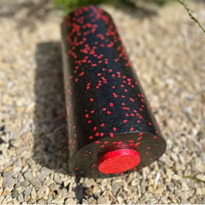 Масажний роллер гладкий PowerPlay PP-4348 2 in 1 EPP Foam Roller 33x14 см Чорно-червоний
