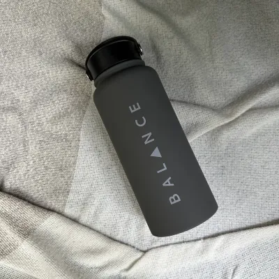 Спортивна термопляшка Vitality The Element Bottle 1 л Dark grey Спортивна термопляшка Vitality The Element Bottle 1 л Dark grey