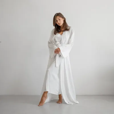 Женский халат COSAS Silky Cloud S-M Белый