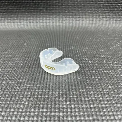 Капа доросла Opro Gold 11+ Clear (102504015) Капа доросла Opro Gold 11+ Clear (102504015)