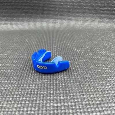 Капа под брекеты взрослая Opro Gold Braces 11+ Dark Blue Pearl (102506002) Капа под брекеты взрослая Opro Gold Braces 11+ Dark Blue Pearl (102506002)