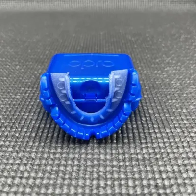 Капа под брекеты взрослая Opro Gold Braces 11+ Dark Blue Pearl (102506002) Капа под брекеты взрослая Opro Gold Braces 11+ Dark Blue Pearl (102506002)