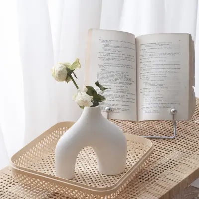 Ваза для цветов No Brand Двуногая White 14 см 13263-84645 Ваза для цветов No Brand Двуногая White 14 см 13263-84645