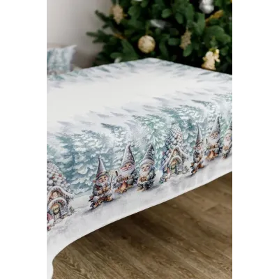 Скатертина новорічна Прованс Казкові гноми 135х300 см Різнокольоровий