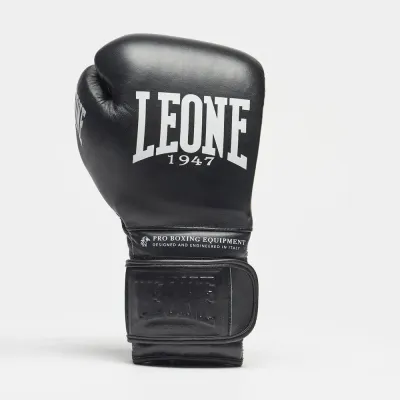 Боксерские перчатки Leone GN111 The Greatest Black 10 унций (GN111_Black_10oz) Боксерские перчатки Leone GN111 The Greatest Black 10 унций (GN111_Black_10oz)