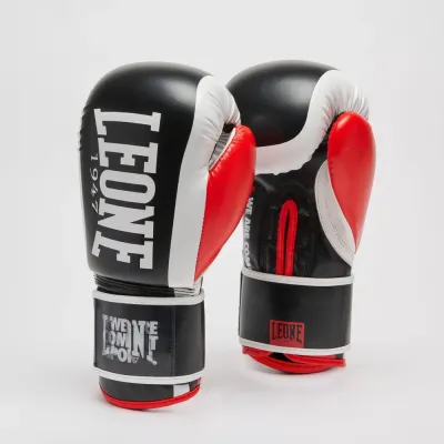 Боксерські рукавички Leone GN333 Logo Wacs Black 12 унцій (GN333_Black_12oz) Боксерські рукавички Leone GN333 Logo Wacs Black 12 унцій (GN333_Black_12oz)