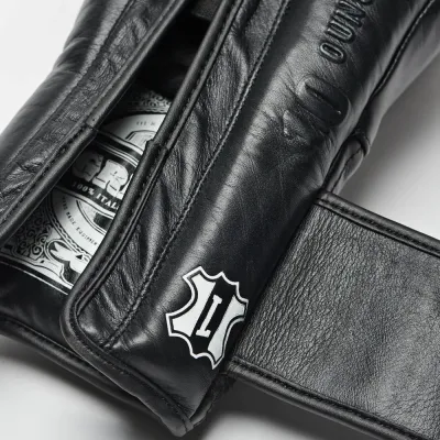 Боксерські рукавички Leone GN111 The Greatest Black 14 унцій (GN111_Black_14oz) Боксерські рукавички Leone GN111 The Greatest Black 14 унцій (GN111_Black_14oz)