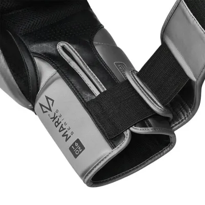 Боксерські рукавички RDX Mark Pro Sparring Tri Lira 2 10 унцій Silver (BGM-PSTL2S-10OZ) Боксерські рукавички RDX Mark Pro Sparring Tri Lira 2 10 унцій Silver (BGM-PSTL2S-10OZ)