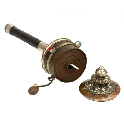 Молитвенный барабан Kailash Мани 35х10.5х10.5 см Черно-серебристый (23864) Молитвенный барабан Kailash Мани 35х10.5х10.5 см Черно-серебристый (23864)