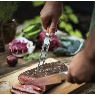 Виделка для м'яса Fiskars Norden 24.6 см Коричневий (1065250) Виделка для м'яса Fiskars Norden 24.6 см Коричневий (1065250)
